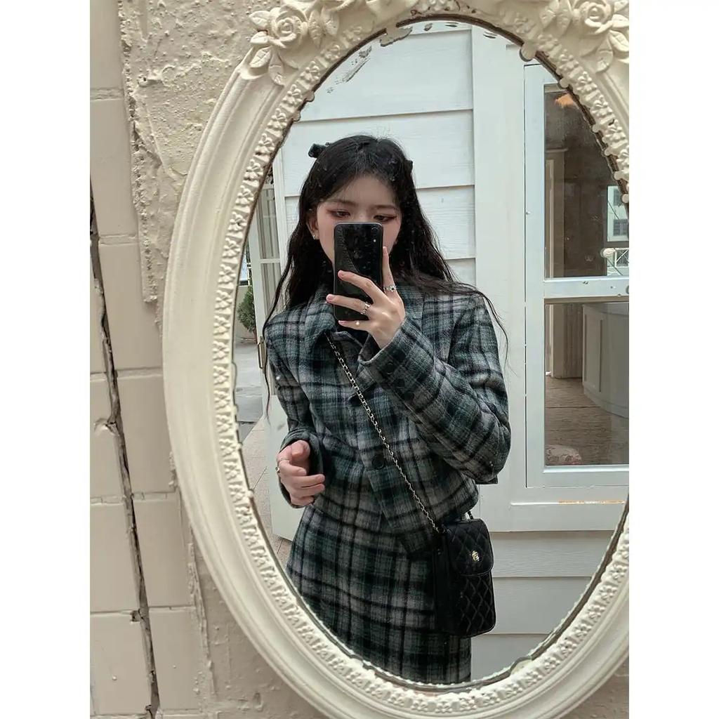 Early autumn outfit suits Spring and autumn retro niche age-reducing suit plaid winter skirt two-piece suit