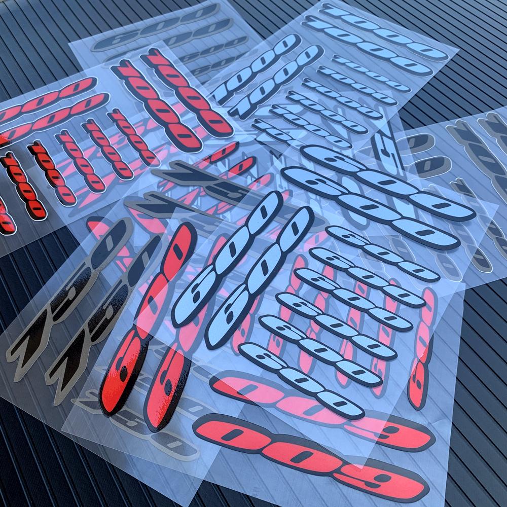 1 pár Univerzální Motocyklové Kapotážní Boční Zadní Samolepky Obtisky Znaky Pro Honda Suzuki Kawasaki Yamaha Pro 600 750 1000cc