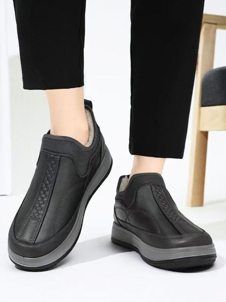 Men's New Winter Leather Snow Boots Fleece Lined Thickened Insulated Flat Heel Height Boost Anti Slip Casual Slip On Footwear