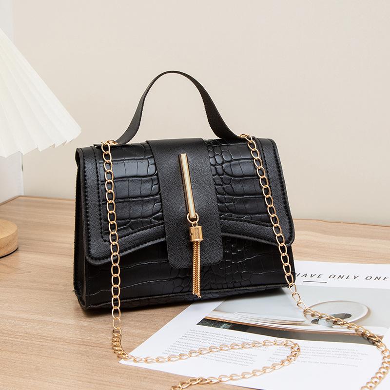 Bao Xia's New Women's Bag, Trendy Handbag, Stone Pattern Fringed Bag, Chain Oblique Span Bag, One Piece.