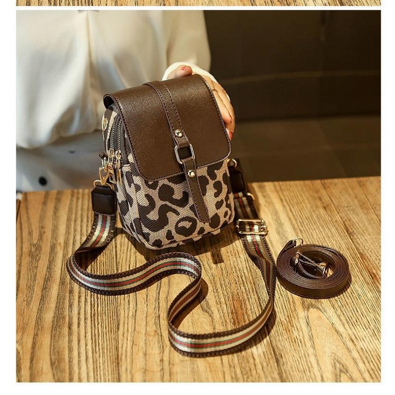 

Женская сумка через плечо из цветочного холста One Size