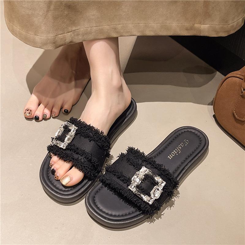 Xiaoxiangfeng Rhinestone Slippers Women's Summer Wear New Internet Celebrity Explosion Flat Bottom One-word Drag Non-slip Beach Sandals