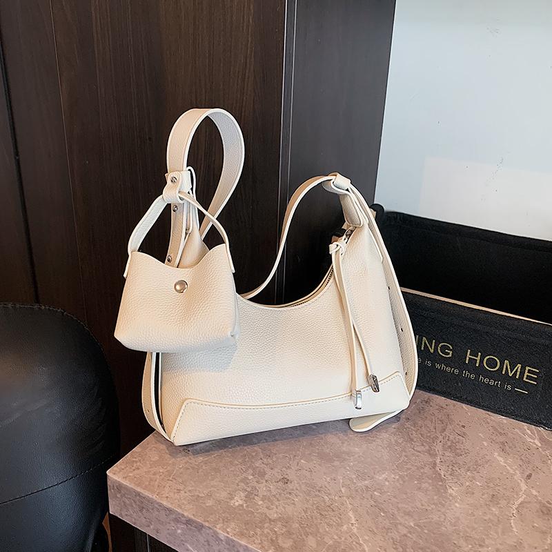 2025 Fashion New Sense of Luxury PU Half Moon Shoulder Bags Solid Zipper Stylish Design High Quality Crossbody Bags for Women