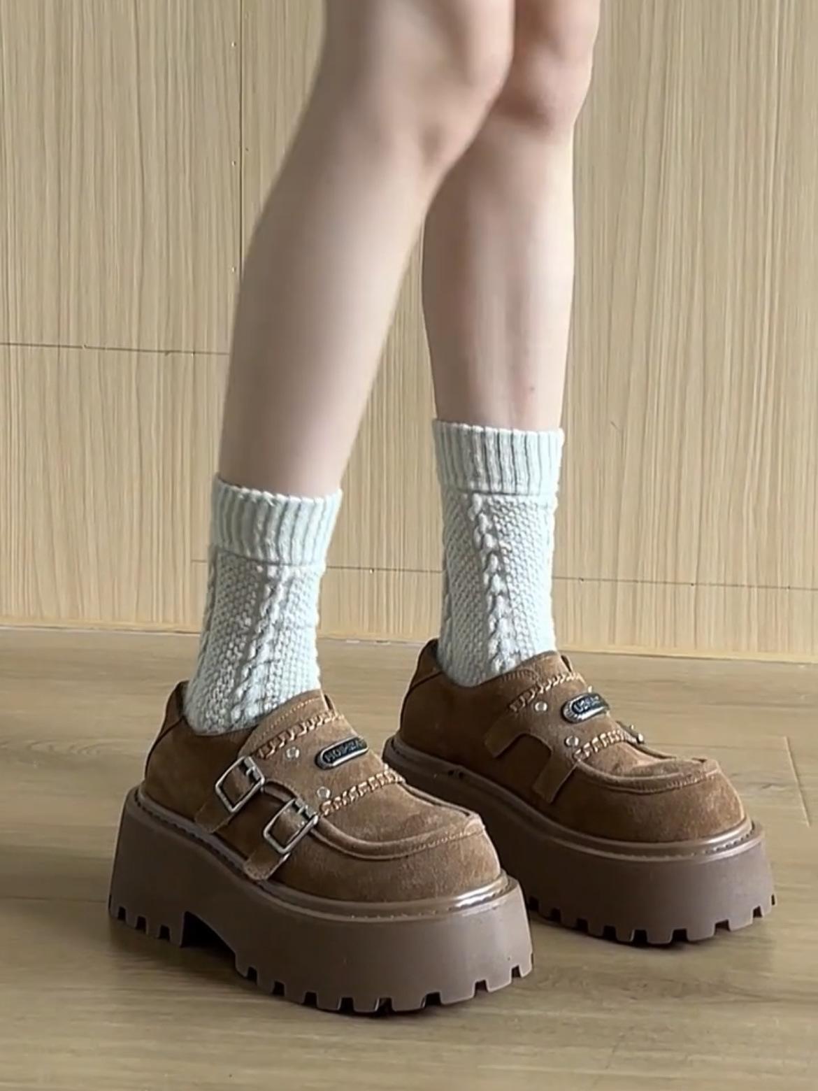 

Ретро туфли на толстой подошве с круглым носком и глубоким вырезом, новые модели для Весеннего фестиваля для женщин Пряжка для увеличения роста 40 жёлтый