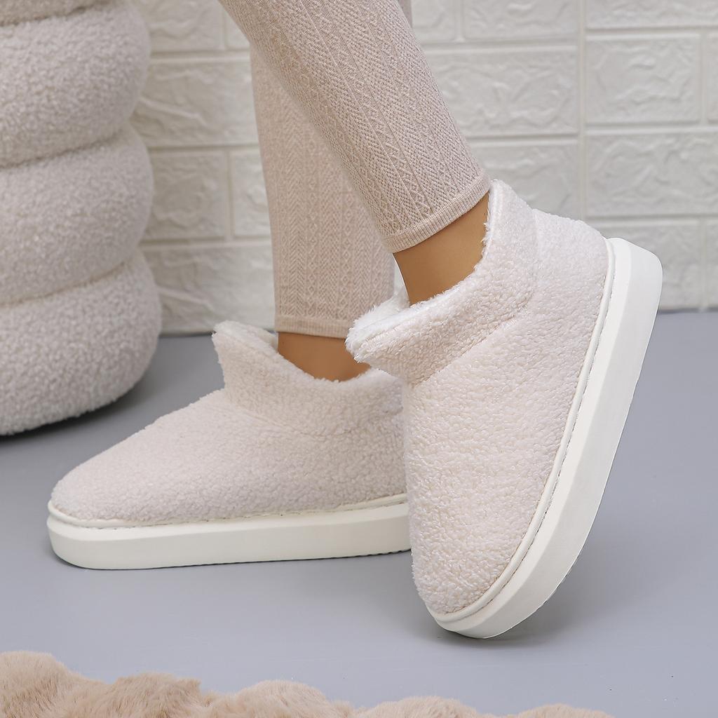 Neue modische Schneestiefel mit runder Spitze und eleganter Plateausohle aus Wildleder für den Winter, flach, verschleißfest, weiche Sohle und samtige Damenschuhe