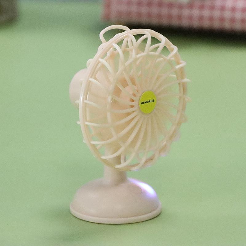 Ventilatore in Lega Miniatura per Casa delle Bambole Arredamento Ventilatore di Simulazione Accessori per Mobili Bambole Giocattoli per Bambine Regalo