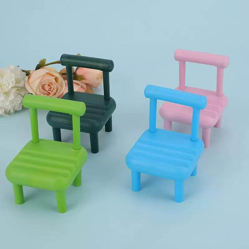 

Creative Portable Folding Phone Holder - Cute Desktop Chair 1 Pack
