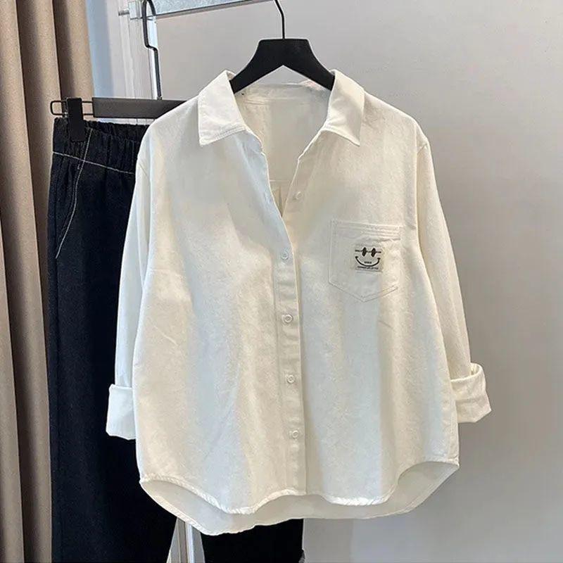 A Long-sleeved Women's Shirt with A Smiling Face Pocket Design, Loose and Versatile for Autumn and Winter, and A Casual Brushed Layering Shirt Coat
