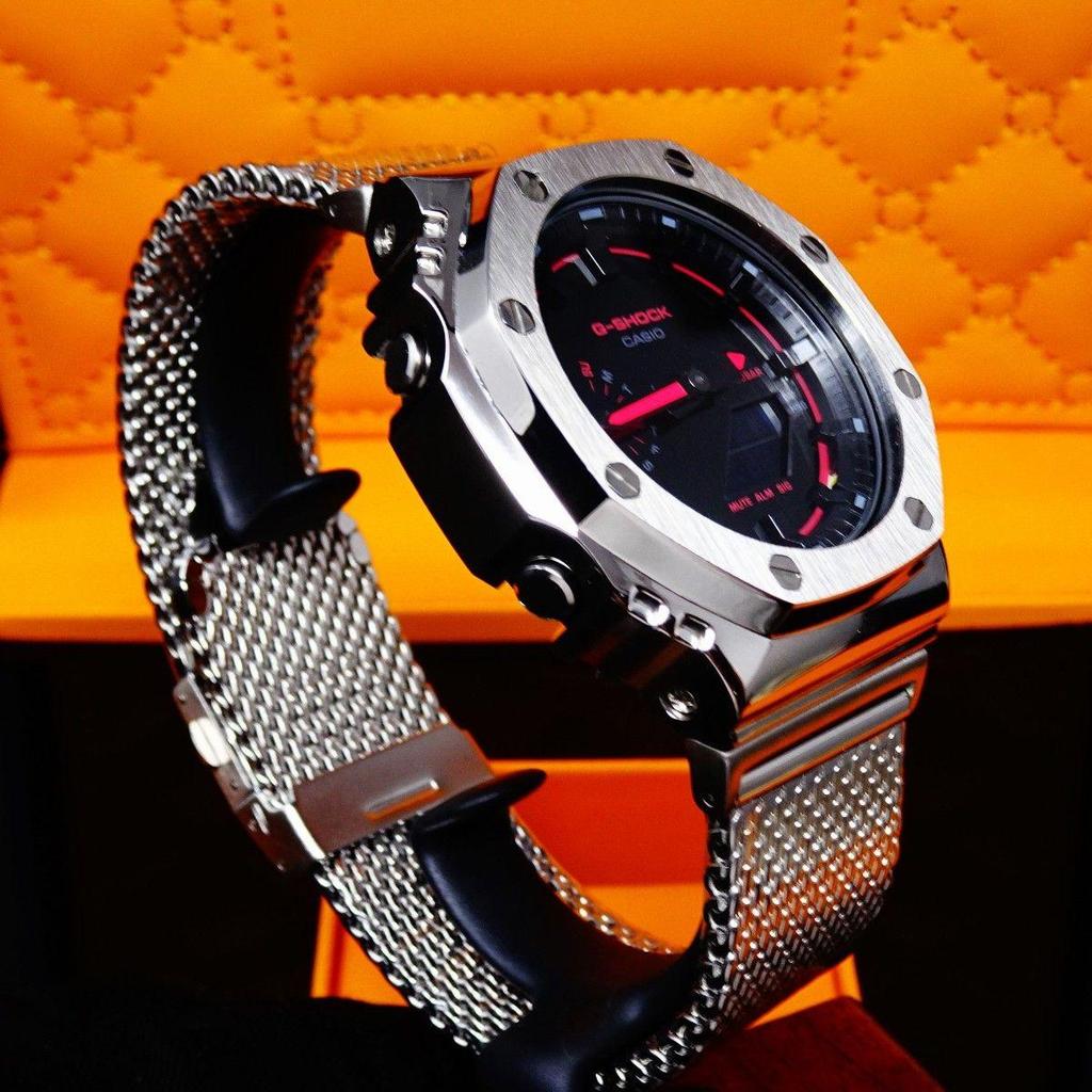 Used Brand new G-SHOCK custom watch Comes with regular GA2100k body Stainless silver bezel & shark mesh belt Heavy metal specifications
