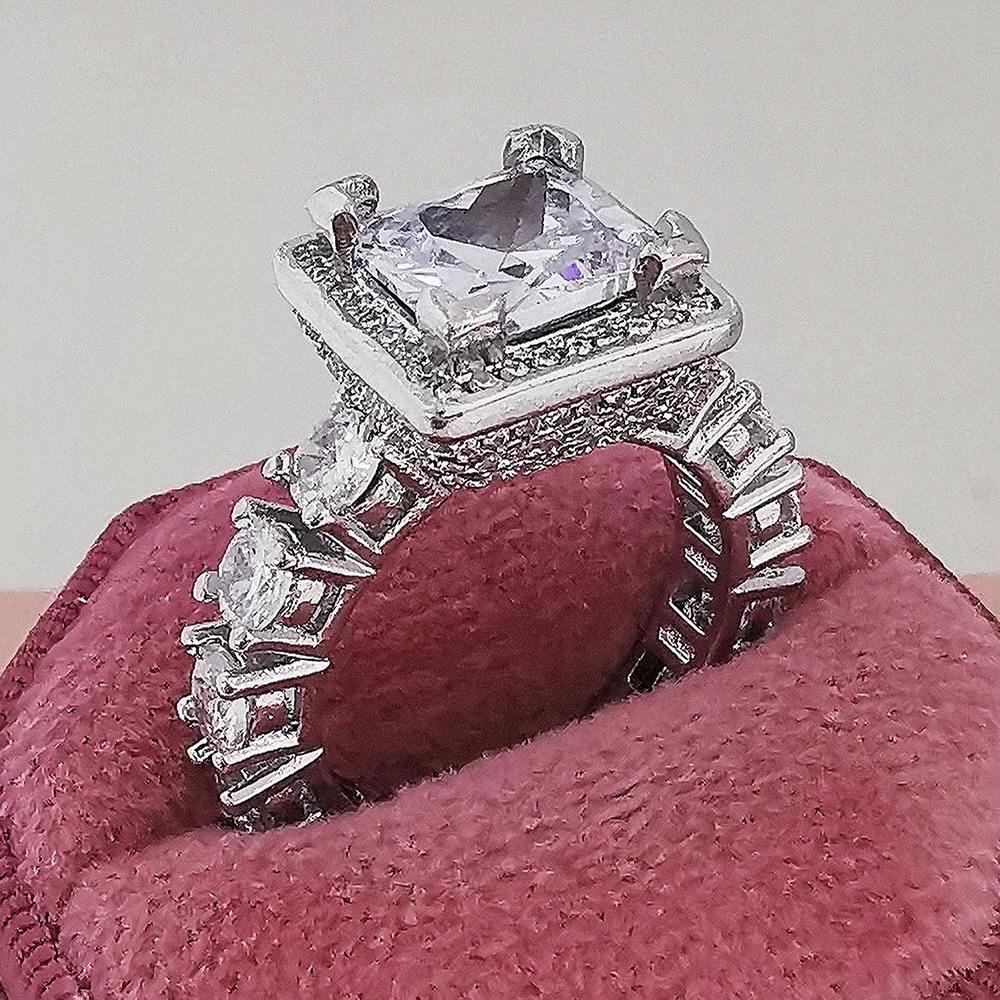 

Женское европейское и американское квадратное геометрическое кольцо для помолвки с цирконом r5697 Size 6 белый