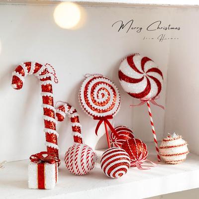 Rotes und Weißes Weihnachtsornament-Set: Kugeln, Zuckerstangen & Lollis