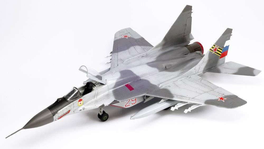 PLATZ Special Selection of Aviation Models Series Fulcrum C Plastic Model 1/72 MiG-29 (9.13) AE-8