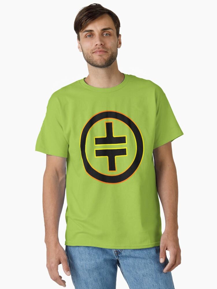TT Fited Classic T-Shirt