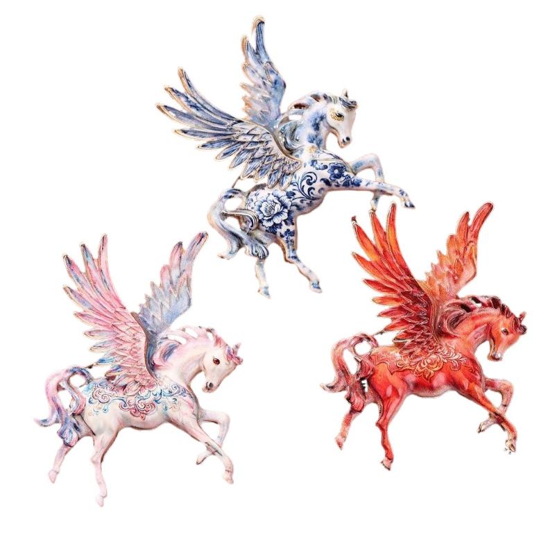 Hermosos Broches de Caballo Volador Para Mujeres Hombres Esmalte Con Alas Grandes Elfo Animal Fiesta Oficina Broches Pines Regalos