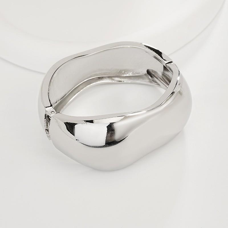 Interlocking Ring Open Bangle - European & American Light Luxury Design for Women