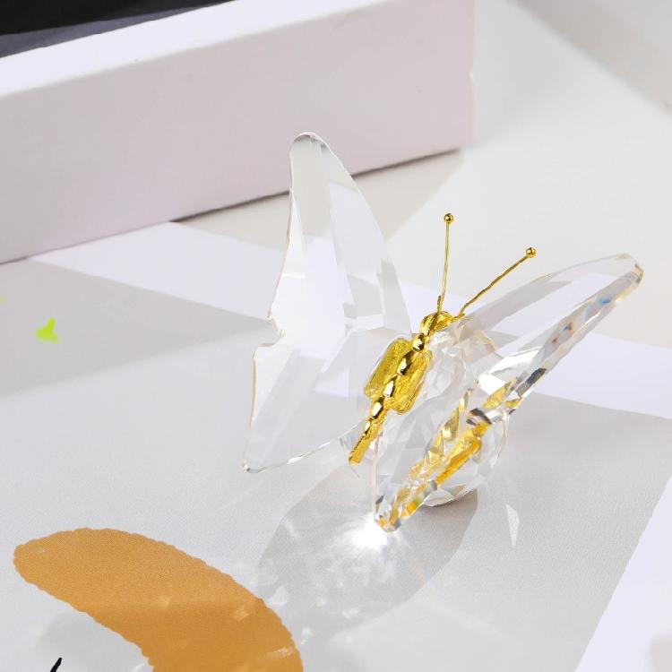 Crystal Butterfly Figurine with Clear Glass Balls Base Glass Butterfly Statue Crystal Animal Figurine for Home Ornament