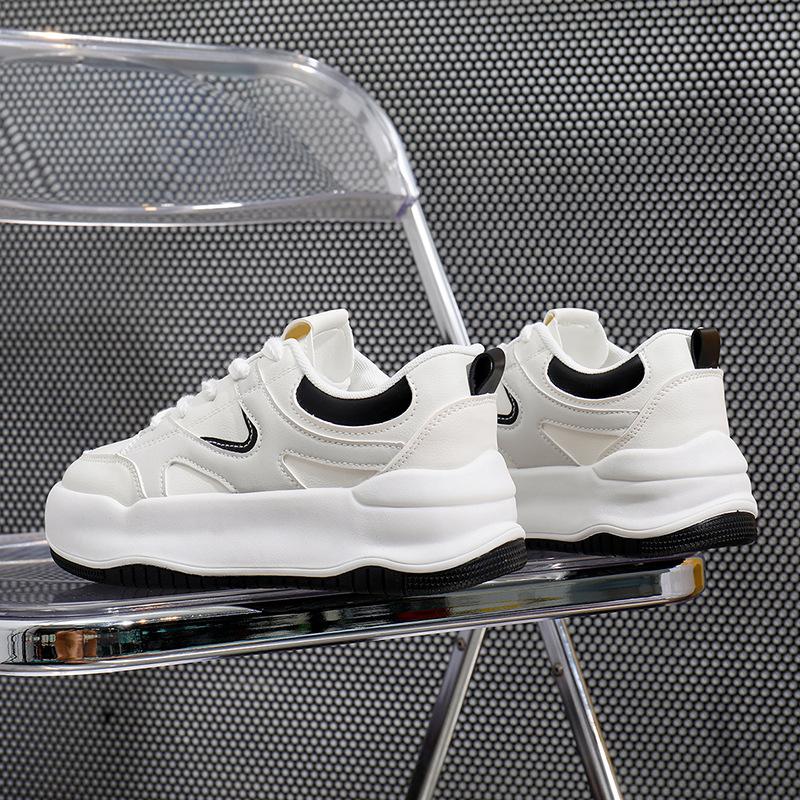 Frühling Neue Dicken sohlen Kleine Weiße Schuhe Weibliche Koreanische Version Farblich Passenden Runde Zehe Student Skate Schuhe Straße Schießen Laufschuhe