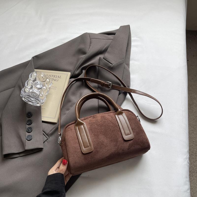 Niche Handbag Bag Women's New Fashion Retro Commuter Shoulder Pillow Bag Premium Messenger Bag