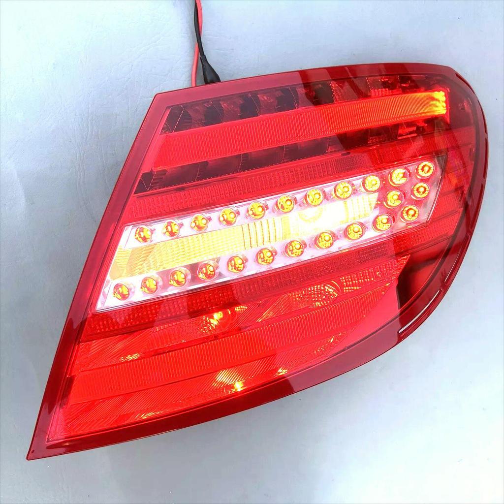 Compatible Mercedes-Benz C-Class (W204) Sequential Turn Signal Taillights for 09-12 European Version (US Standard).
