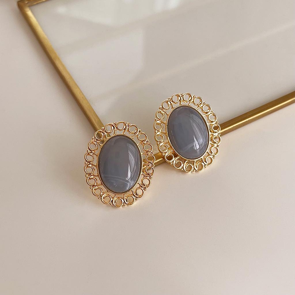 

Винтажные средневековые серьги-пусеты с жемчугом: Ретро дизайн с каплями масла, с высококлассным флером и уникальной индивидуальностью