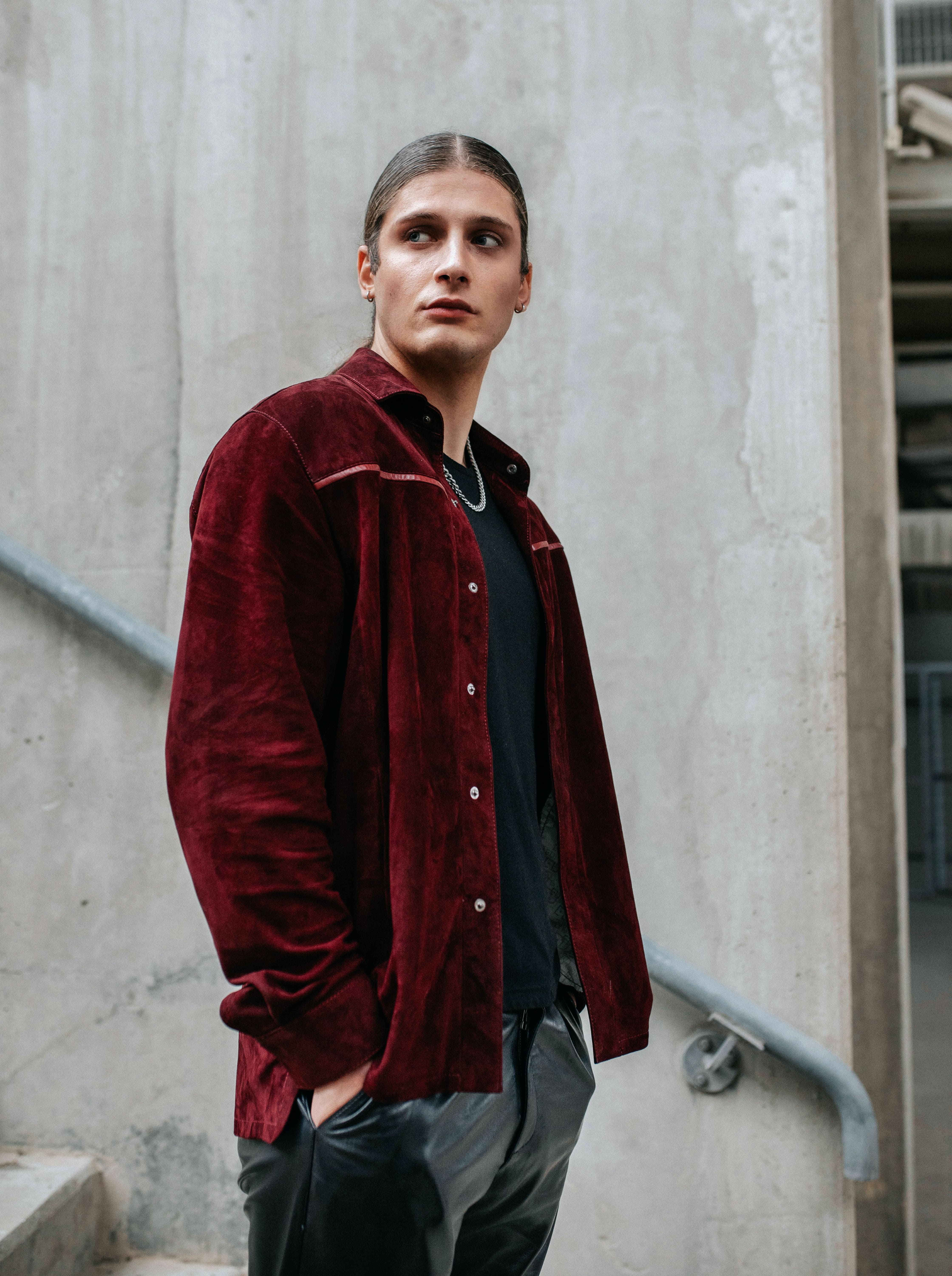 

Мужская замшевая рубашка из кожи ягненка Vivamood XS сарай красный