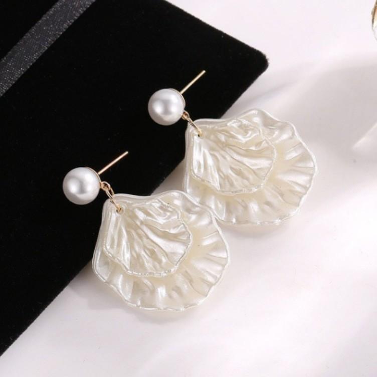 Simple temperament 111 silver needle pearl shell stud earrings female, design sense fringed fan shell earrings versatile earrings