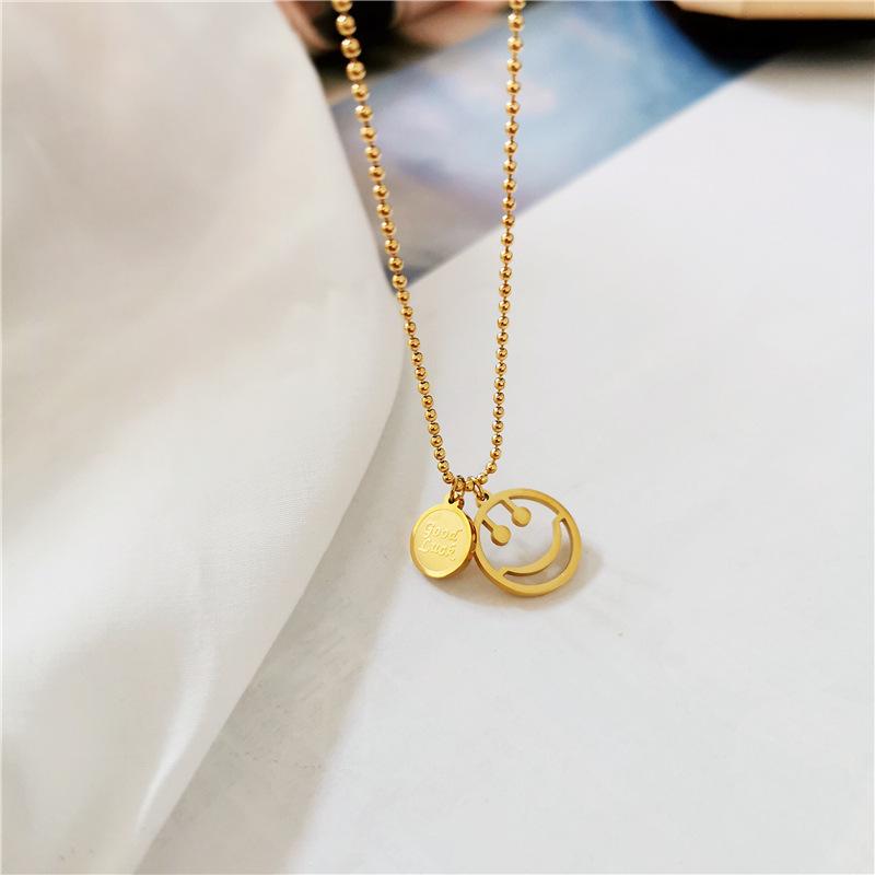 Titanium Steel Smiley Face Round Bead Necklace, Women's Fashionable Clavicle Chain with Simple Luck Pendant.