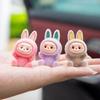 10db Mini Labubu Ülő Party Autó Dekorációs Kiegészítők Bubble Mart Aranyos Gabona Dekoráció Plüss Baba Húzóruha Baba