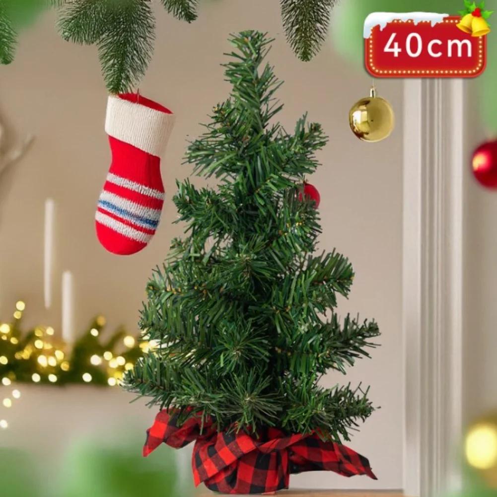 Seasonal Holiday Checkered Christmas Tree Ornament with Multiple Sizes 20cm 30cm & 40cm for Home and Office Decor