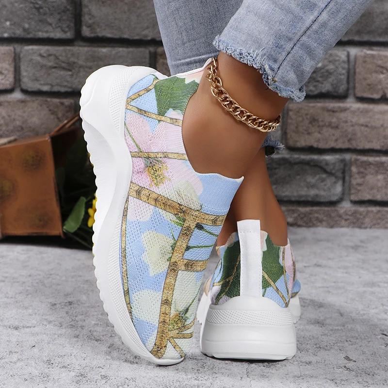Fashion Plus Size 43 Knitted Sneakers Woman Slip On Breathable Mesh Soft Flat Heels Casual Shoes Women Non Slip Sports Shoes Flats Mujer
