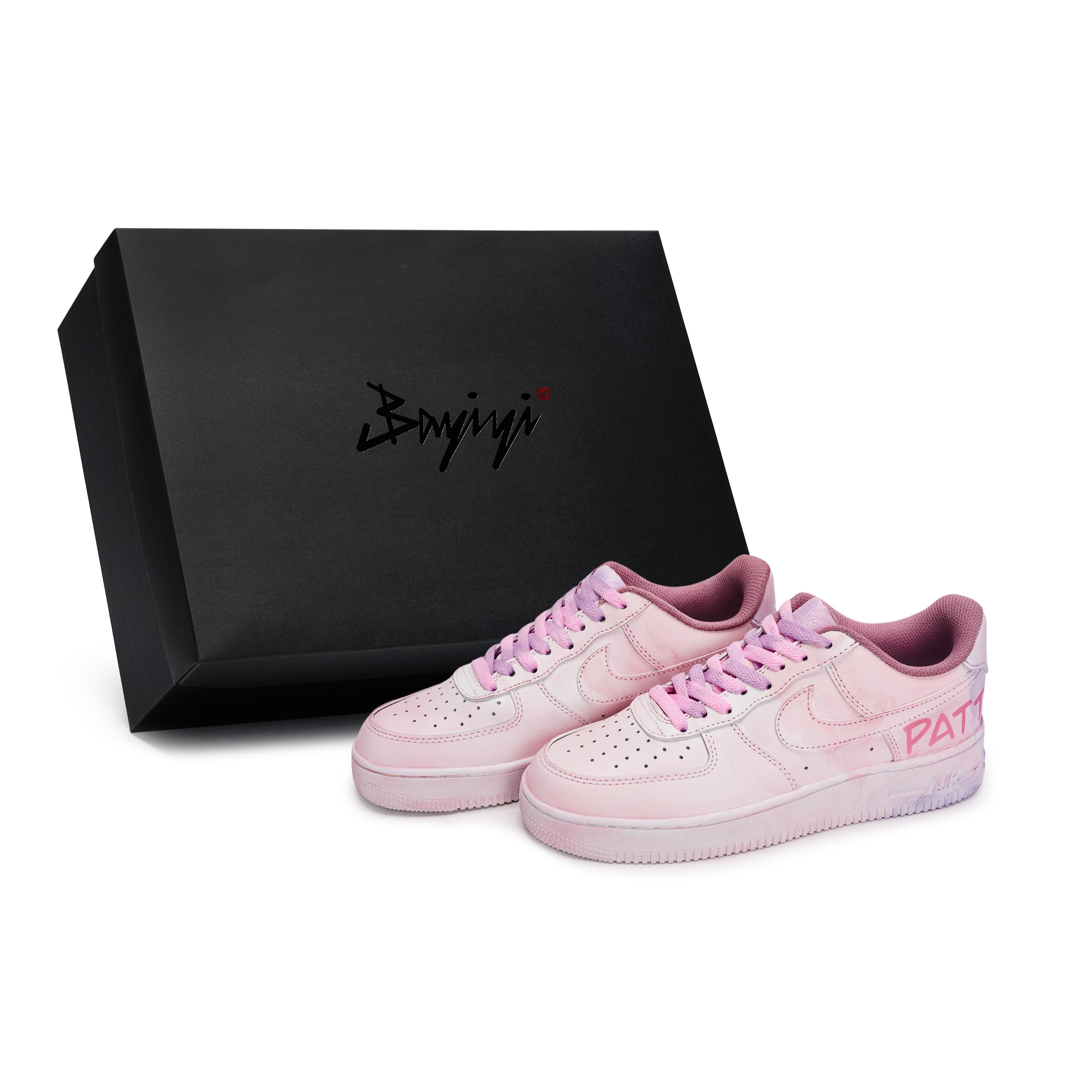 

Nike Air Force 1 811 Manufacturing, Pink Mist Star Cream, Special Shoe Box Low top Skateboard Shoes Unisex Pink CW2288-111(Team80-S-BOX) 37.5