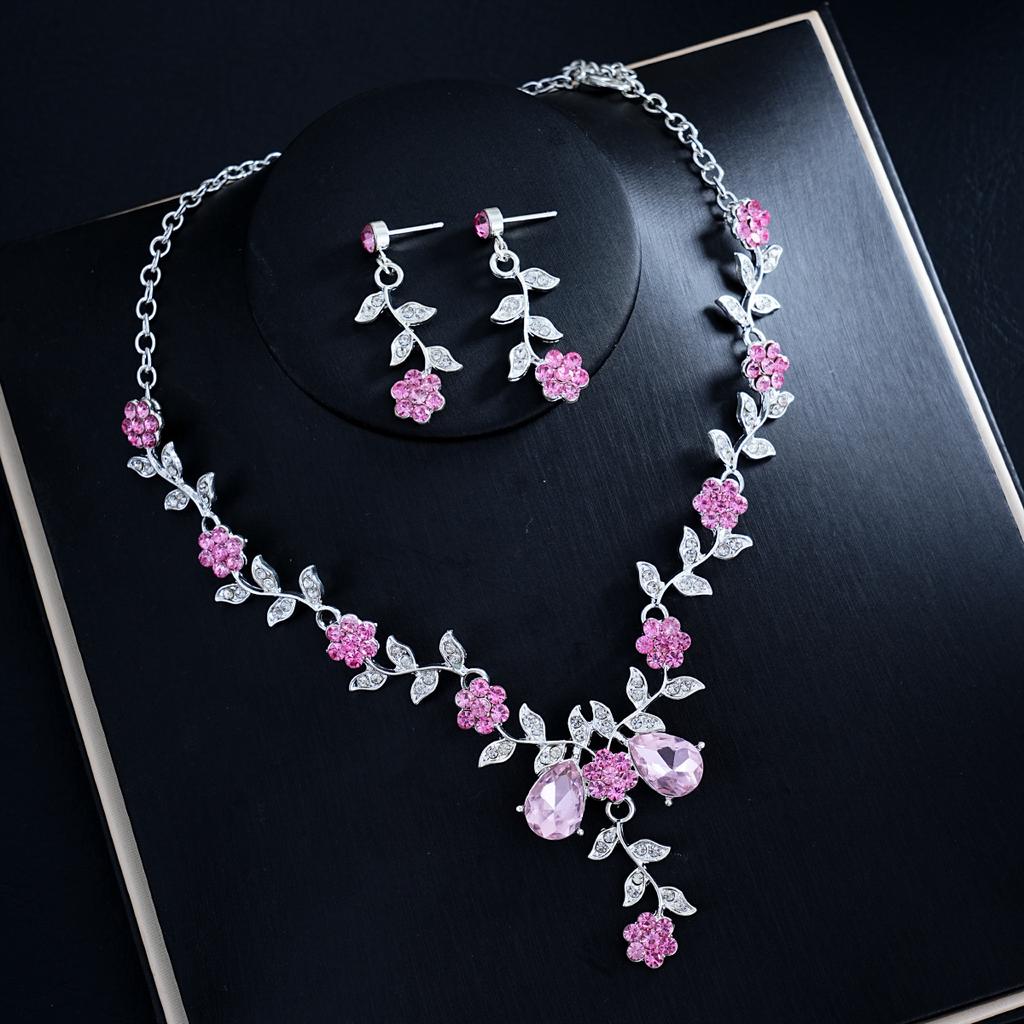 European and American Fashion Light Luxury Necklace Earrings Two-piece Set Bridal Wedding Accessories Dress Set Female 2026