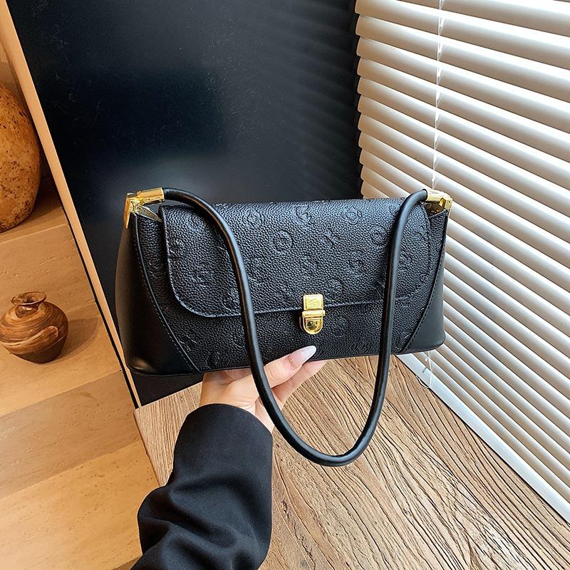 Niche underarm bag women's summer new trendy fashion casual high sense versatile shoulder baguette bag