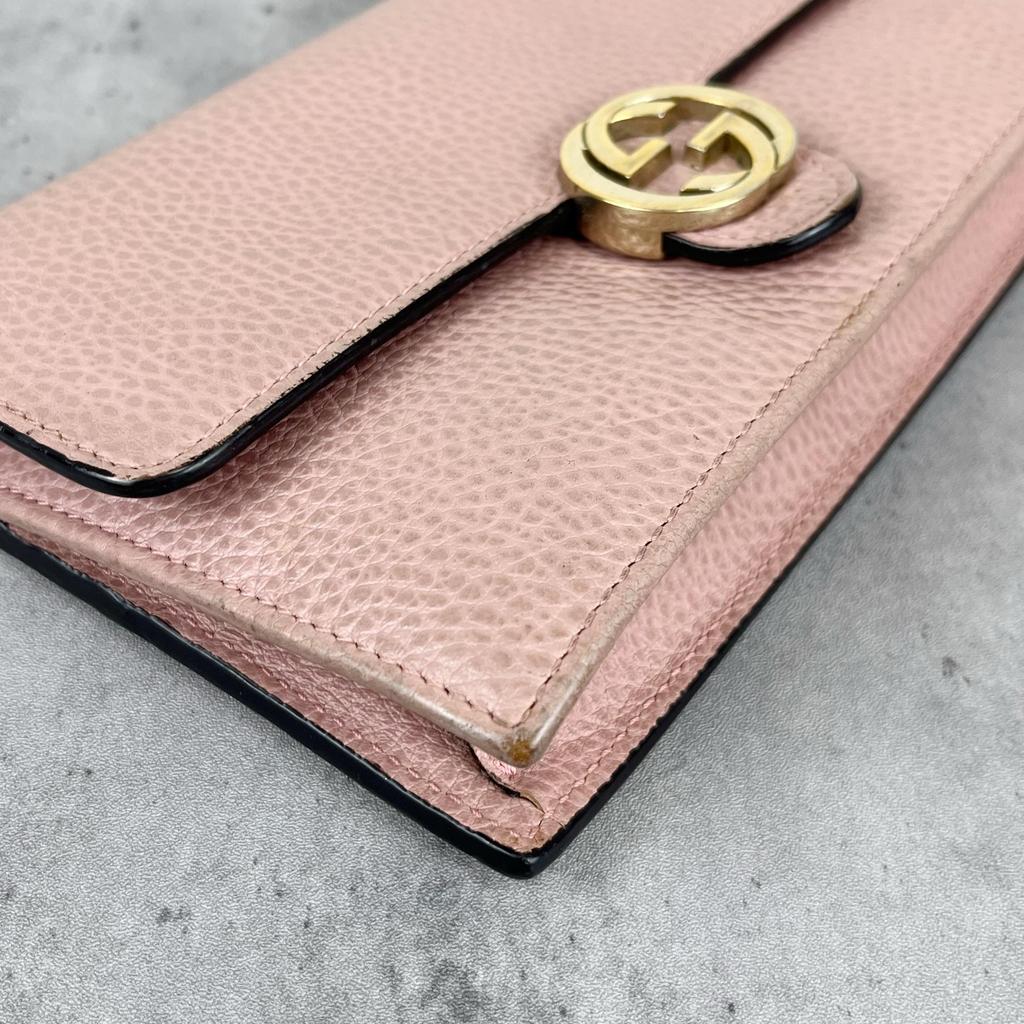 [Pre-Owned] Logo Double G Litchi Grain Woc Chain Leather Messenger Envelope Wallet Shoulder Crossbody Bag - Very Good #1FKGS4L