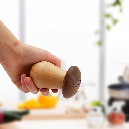 Retro Wooden Mushroom Toothpick Box, Dust-proof Toothpick Holder Dispenser, Toothpick Storage Container for Kitchen Countertop Decoration