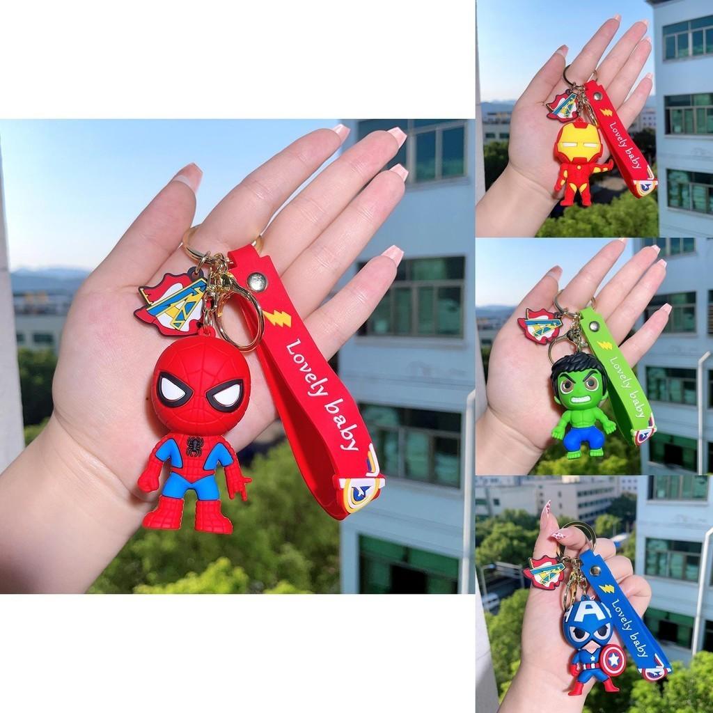 Klíčenka s příslušenstvím pro superhrdiny Spiderman Hulk Iron Man Kroužek na klíče Roztomilá dekorace do auta Dárek