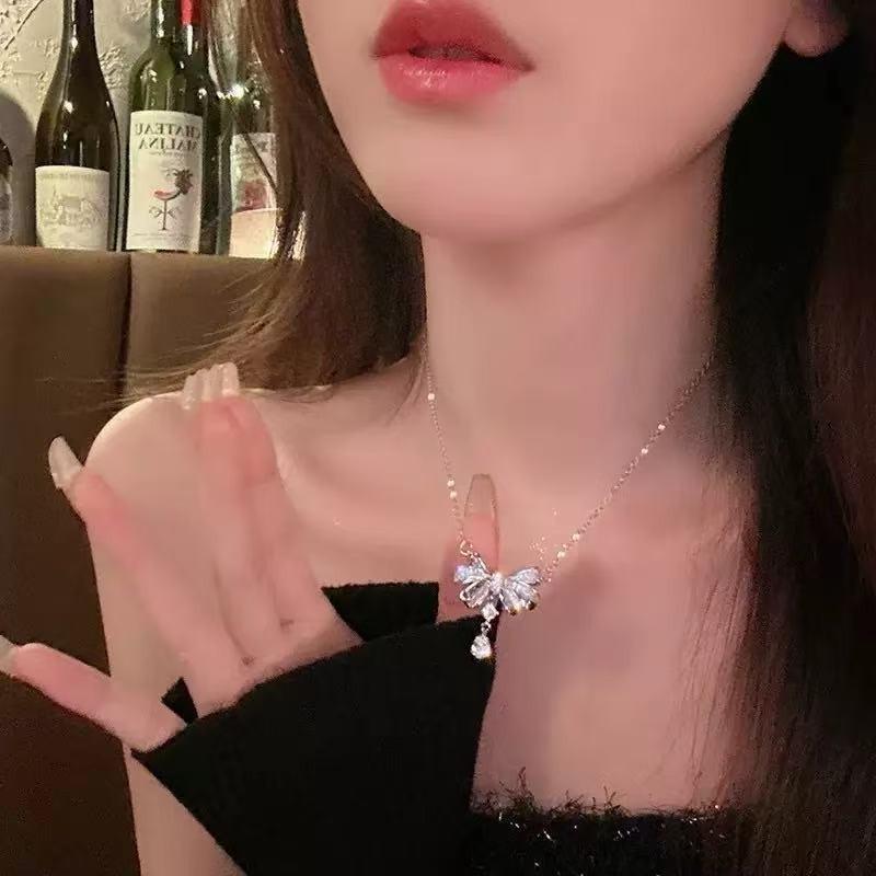 Love necklace women's new niche dopamine collarbone chain colored beaded accessories summer