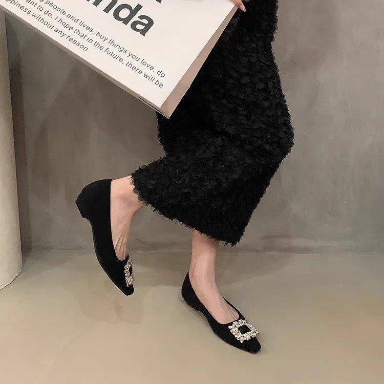 

French high heels women s head 2025 autumn and winter new Korean version temperament versatile rhinestone square heel single shoes women s commuting 35 чёрный