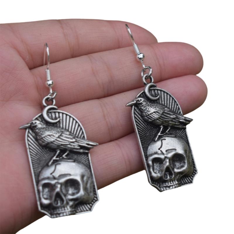 

Vintage Silver Tone Skull Design Earrings Sturdy Alloy Material Sophisticated Accessories Antique Finish Earrings 1