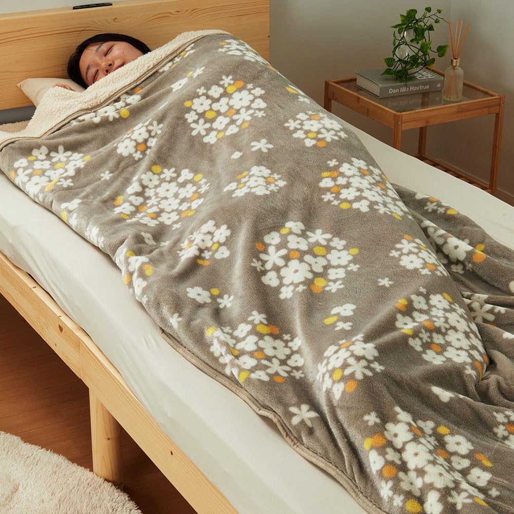 

BELLUNA Snuggle Warm Winter Sheepskin Microfiber Cold Weather Perfect for Nordic and with Fleece Animal and Floral Simple and Washable Blanket,