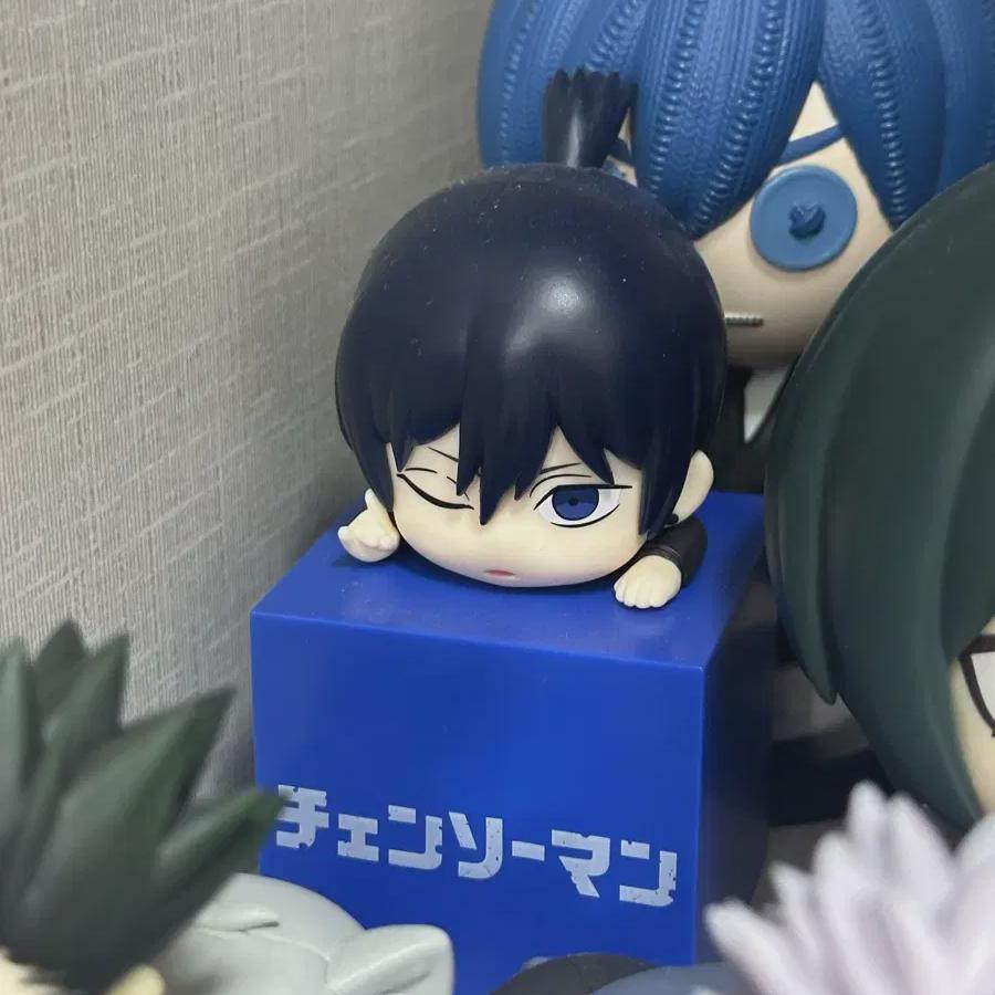 

Фигурки Аки Хаякавы из Человека-бензопилы продаются