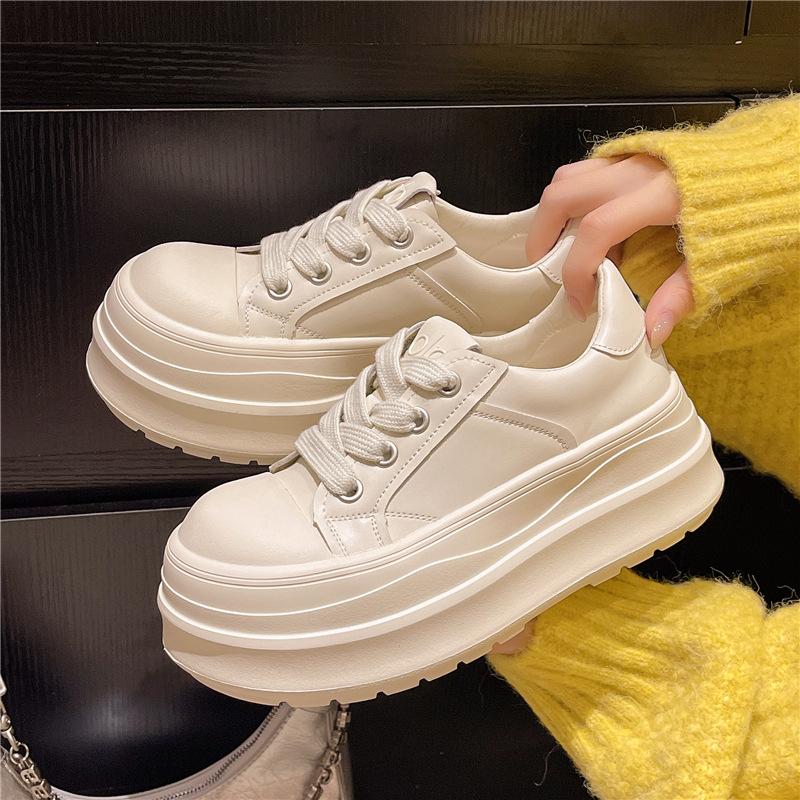 European ultra-light platform white shoes women's 2025 autumn new versatile height-increasing casual board shoes small muffin shoes