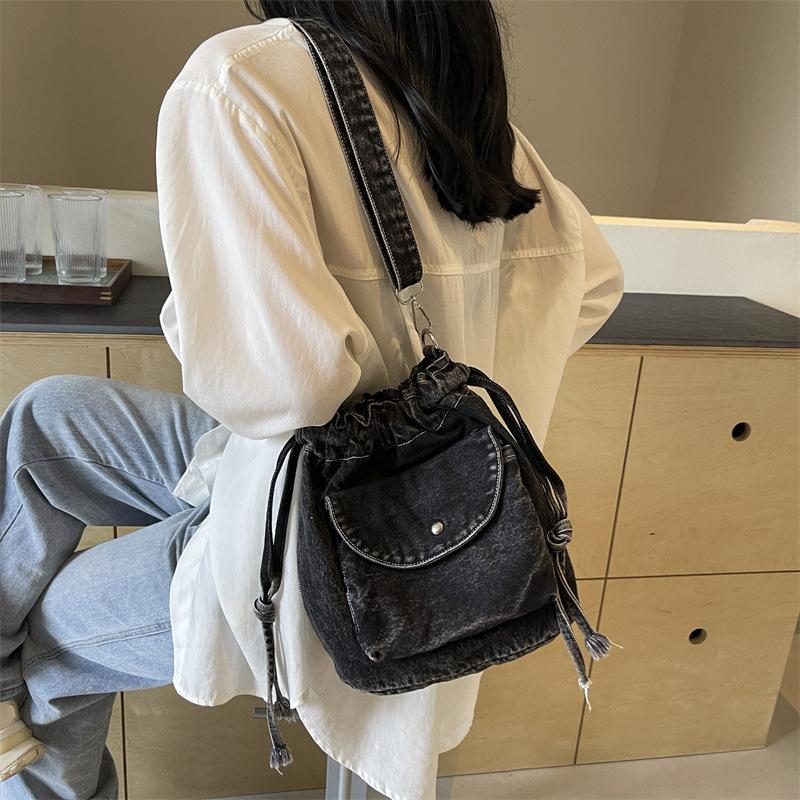 

Студенческая простая сумка-тоут через плечо, сумка большой вместимости, винтажный синий стиль с эффектом потертости, мягкая сумка кроссбоди, повседневная для женского ежедневного использования чёрный