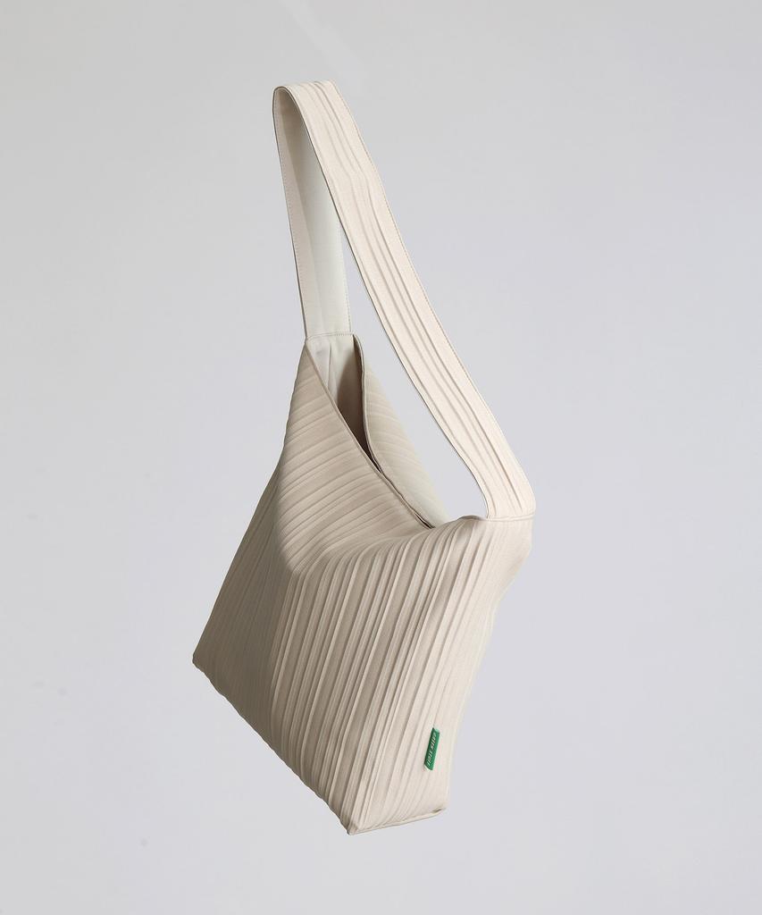 Green Stuff Simple Shopper Bag 62 Random Pleats - Beige