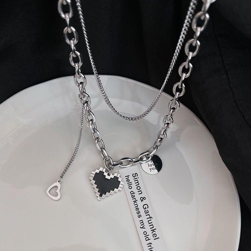 Black Design Female Male Personality Love Necklace Versatile Personality Sweet Cool Sweater Chain Sense Lava Sweater Chain Premium