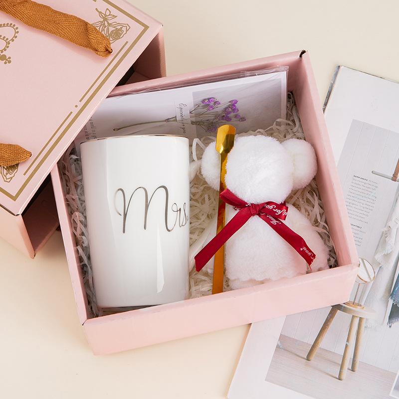 Souvenir set, water cup, female creative mug, gift box, cup, wedding gift set, ceramic cup, return gift