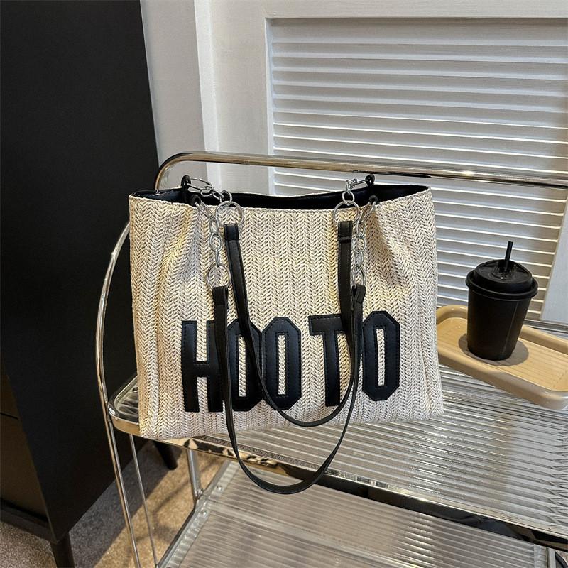 Fashionable Woven Tote Bag For Women Medium-sized Trendy Handbag In Black