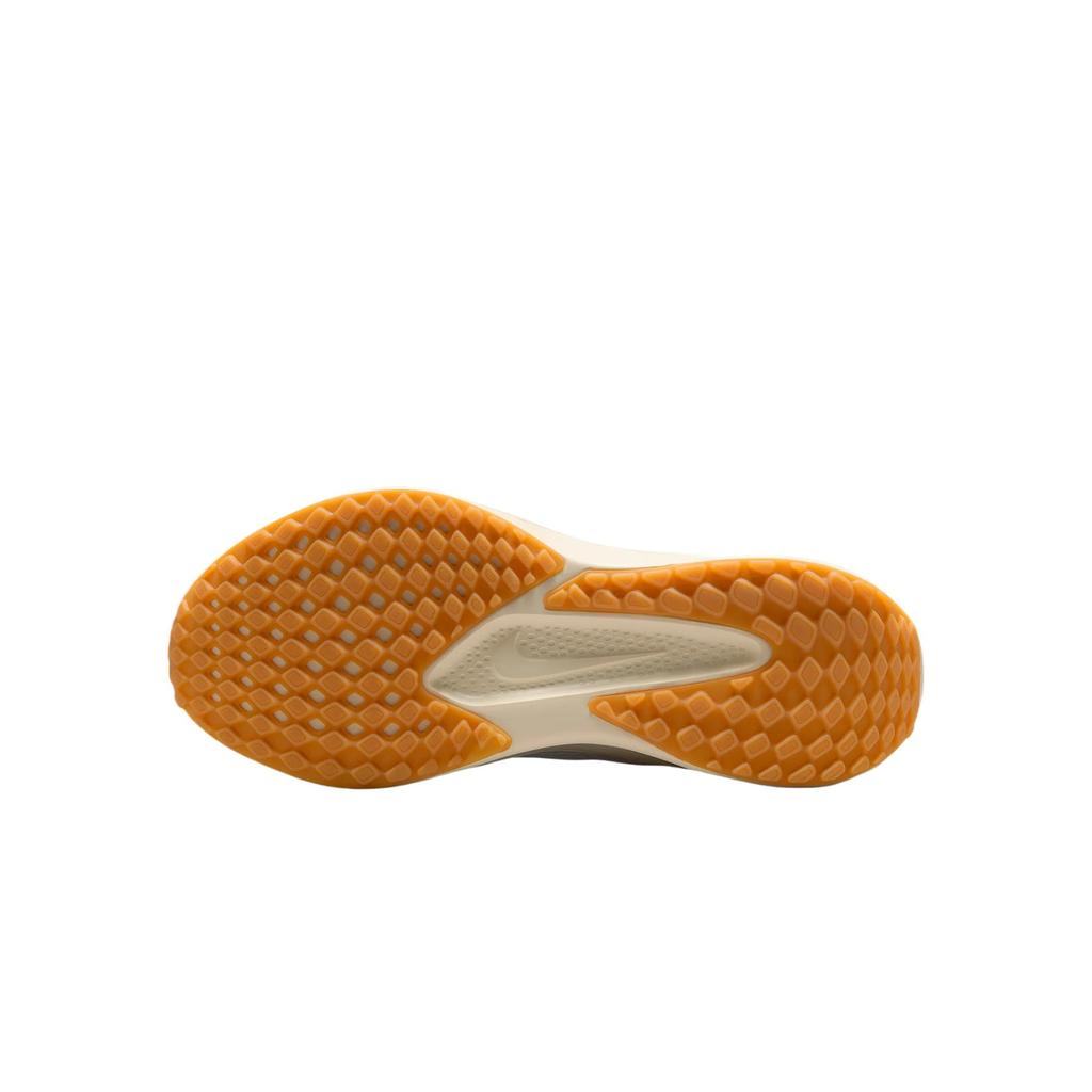 Nike  Quest 6 Light Bone Women Sneakers Cream Phantom Pale-Ivory IB7943-072