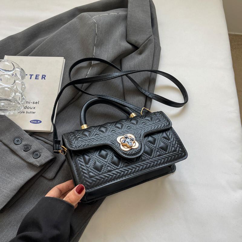 

Fashionable Unique Small Handheld Bag For Women With Trendy Stitching Details Ideal For Everyday чёрный