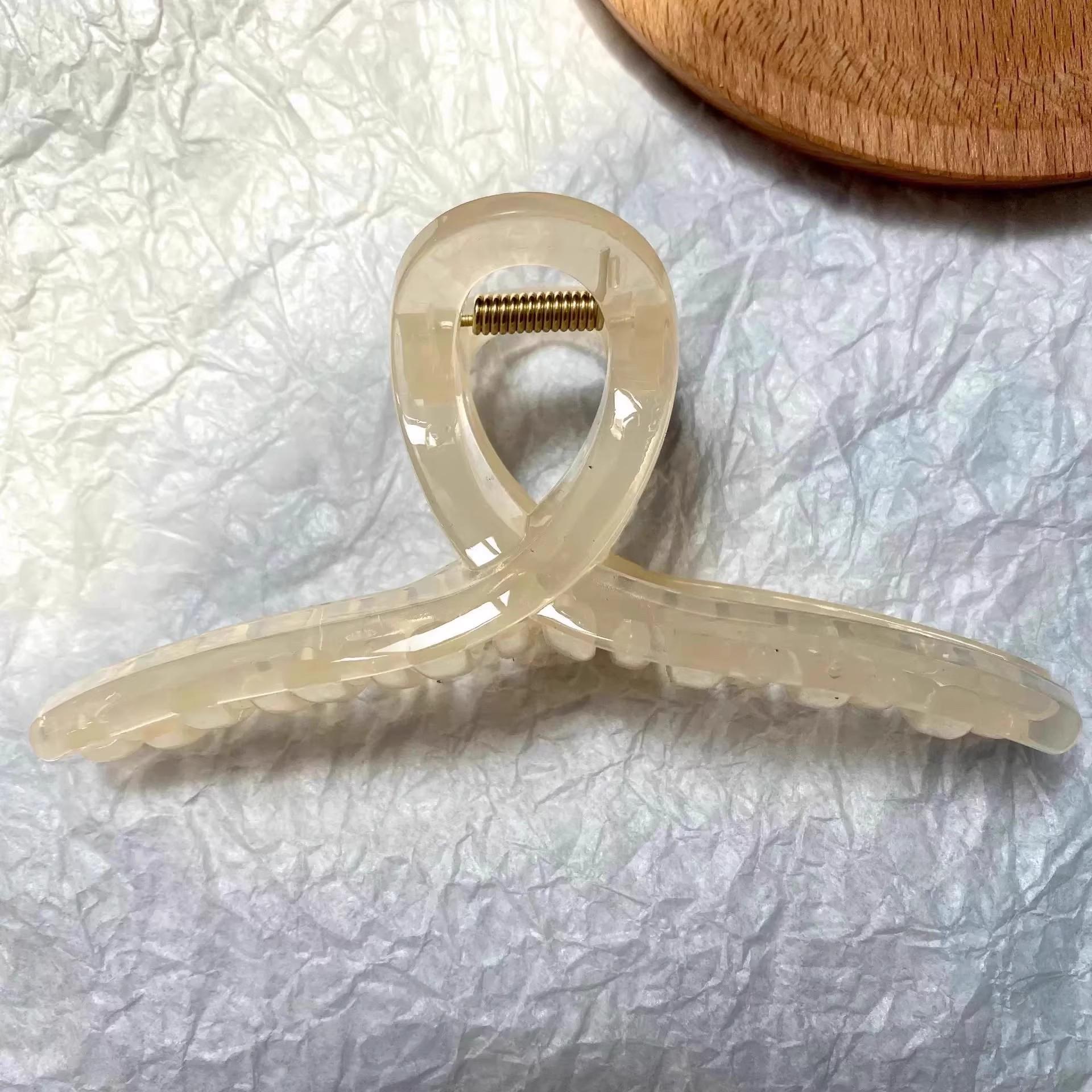 Elegant Acrylic Hair Claw Clip for Women, 2025 New Temperament Design